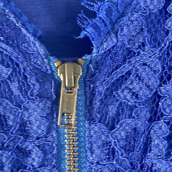 NWT Diane Von Furstenberg Lace dress, size 2 Cobalt Blue - Picture 3 of 14